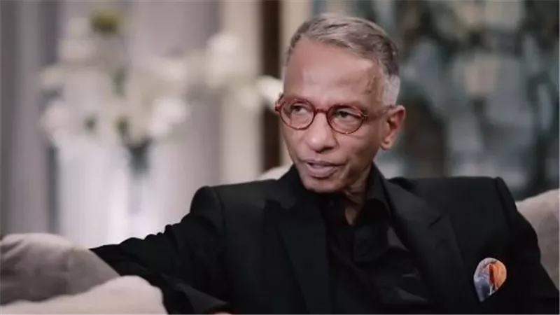 ياسين السقا يحيي ذكرى جده خبير التجميل محمد الصغير : ربنا يرحمك يا حبيبي