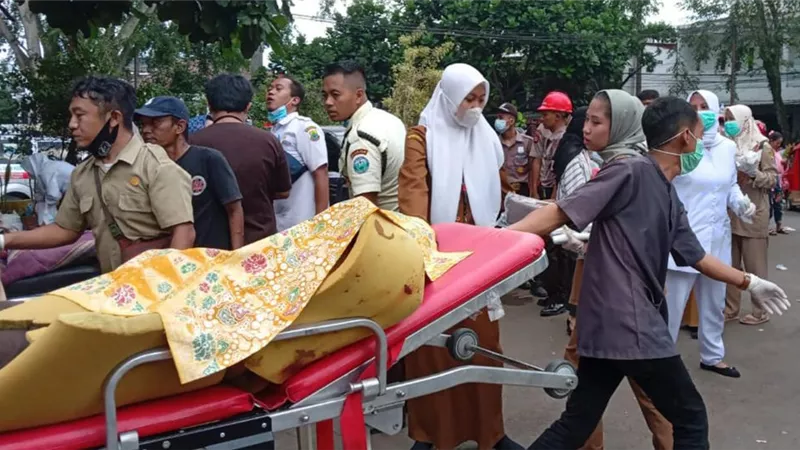 13 قتيلا في انفجار ذخائر منتهية الصلاحية بجاوة.. والجيش الإندونيسي يفتح تحقيقا