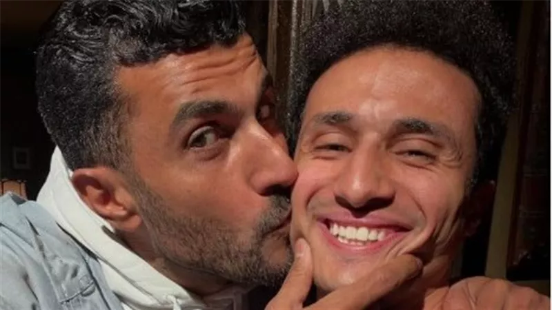 بحبك يا أستاذ.. مصطفى عماد يعلق على صورته الأخيرة مع محمد سامي