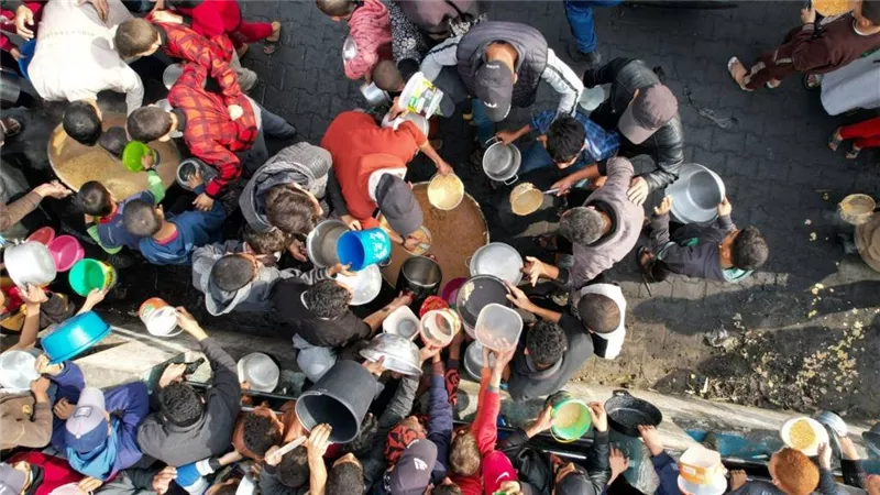أمجد الشوا: الحكومة الفلسطينية أعلنت قطاع غزة منطقة مجاعة|فيديو