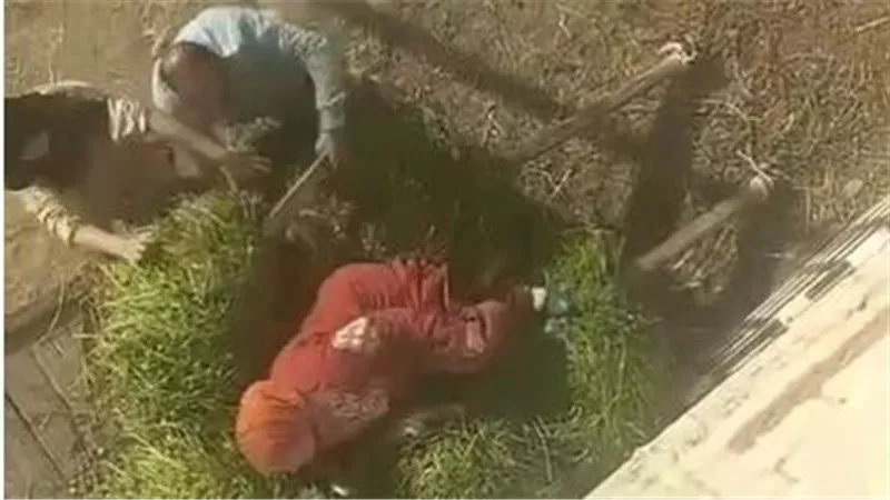 خلافات مع زوجها.. ضبط المتهم بالتعدي على سيدة بالضرب المبرح في الدقهلية 