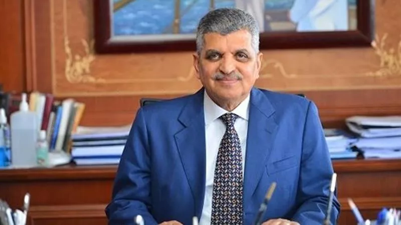 أسامة ربيع: تراجع حركة السفن خلال أبريل بسبب التوترات بالبحر الأحمر