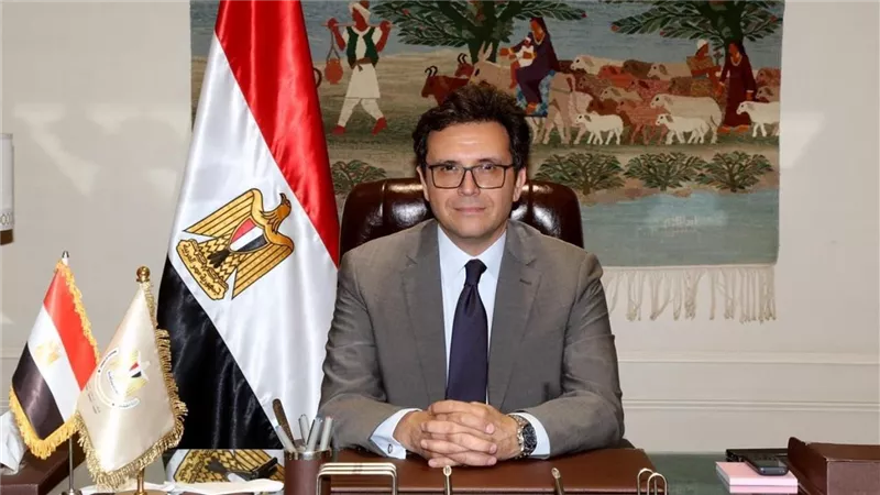 فقدت زخمها وقوة تأثيرها .. وزير الثقافة يكشف حقيقة غلق قصور الثقافة