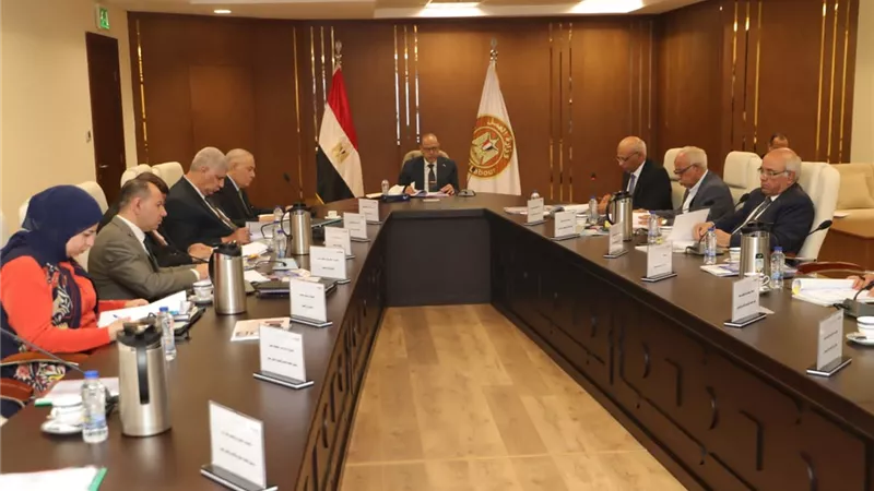 وزير العمل يترأس اجتماع مجلس إدارة صندوق إعانات الطوارئ للعمال