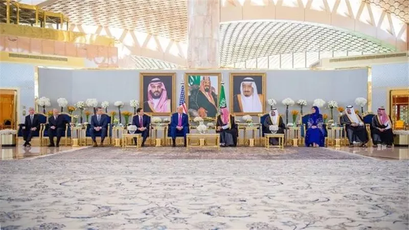 جلسة مباحثات بين ولي العهد السعودي والرئيس الأمريكي في الرياض