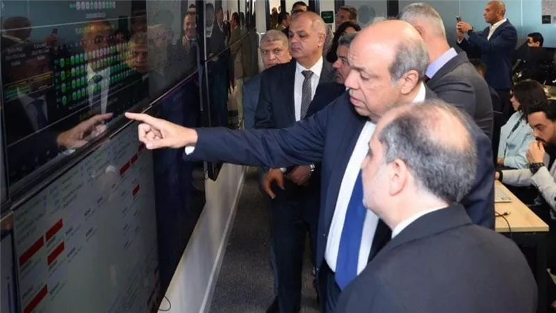 وزير الطيران المدني يتفقد مركز سيتا العالمي في القاهرة