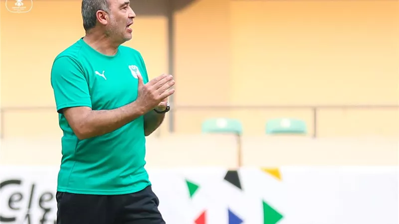 علي ماهر: نزرع حلم الدوري في سيراميكا.. وأنقذت تريزيجيه من التجنيس