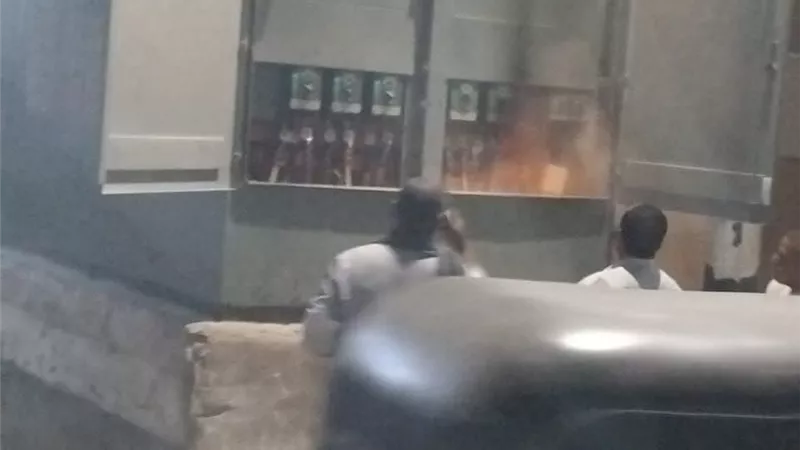 اندلاع حريق بمحول كهرباء في قرية درنكة بأسيوط دون إصابات