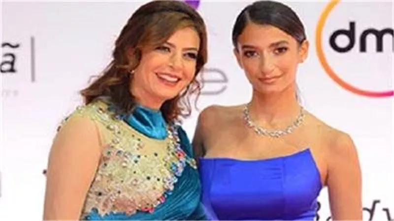 منال سلامة تكشف عن معاناة ابنتها أميرة أديب في الوسط الفني