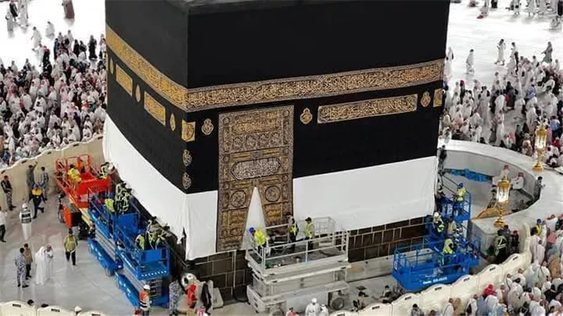 ما هو إحرام الكعبة ولماذا يحدث في شهر ذي القعدة؟.. أسراره وخطأ شائع عنه