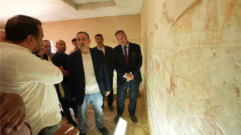 محافظ أسيوط يتفقد منطقة آثار 
