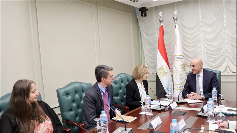 وزير التربية والتعليم يلتقى بوفد من البنك الدولى لبحث سبل تعزيز أوجه التعاون 