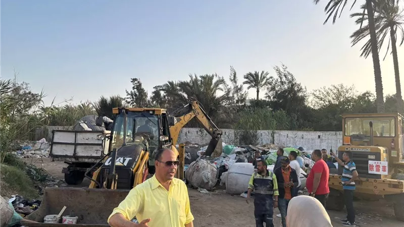 حملة لضبط مخازن الخردة ومصادرة ما بها في محافظة دمياط 