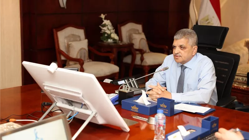 الفريق أسامة ربيع يلتقي وفد مجموعة ميرسك العالمية لبحث سبل التعاون