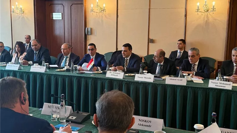 الخطيب ووزير الصناعة الروسي يترأسان اجتماعات الدورة الخامسة عشر للجنة المشتركة