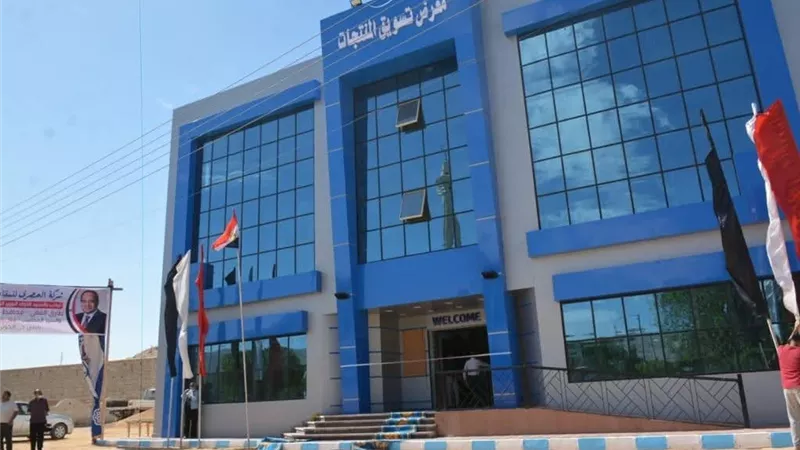 الحرفيون ينتظرون.. توقف معرض تسويق المنتجات الحرفية بسوهاج رغم جاهزيته |صور