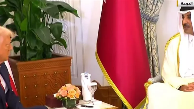 ترامب يصل الديوان الأميري برفقة أمير قطر الشيخ تميم بن حمد 