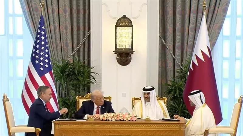 مذكرة تفاهم دفاعية بين قطر والولايات المتحدة بحضور الشيخ تميم وترامب| فيديو