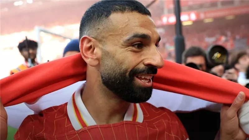 صراع العمالقة.. محمد صلاح يطارد حلم الحذاء الذهبي الأوروبي
