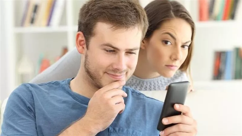 كيف تتعامل مع الغيرة في العلاقة؟ ..والعلاقات السابقة من الأسباب 