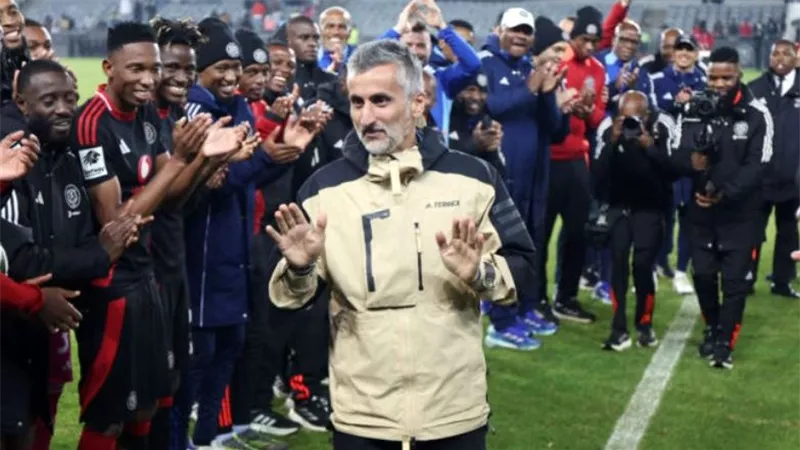 مدرب الأهلي الجديد يظهر في التتش بعد مباراة البنك بالدوري