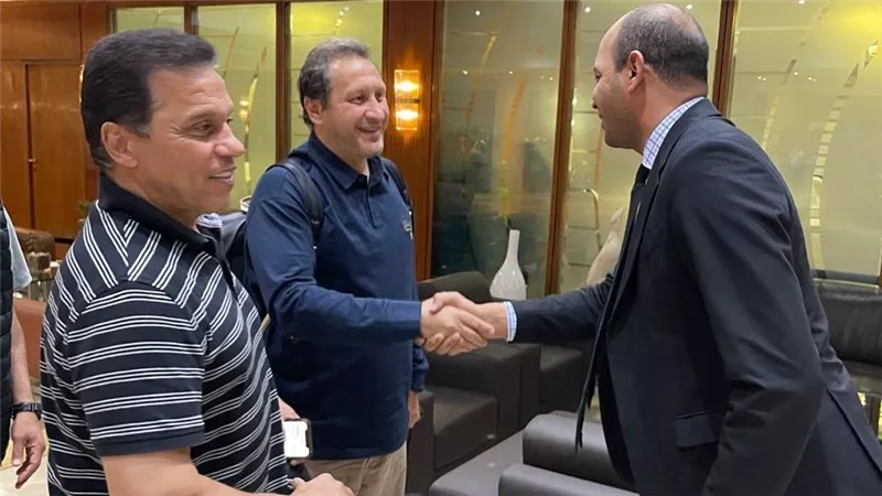 وصول الفوج الأول من الرياضيين من ليبيا بقيادة حسام البدري | صور