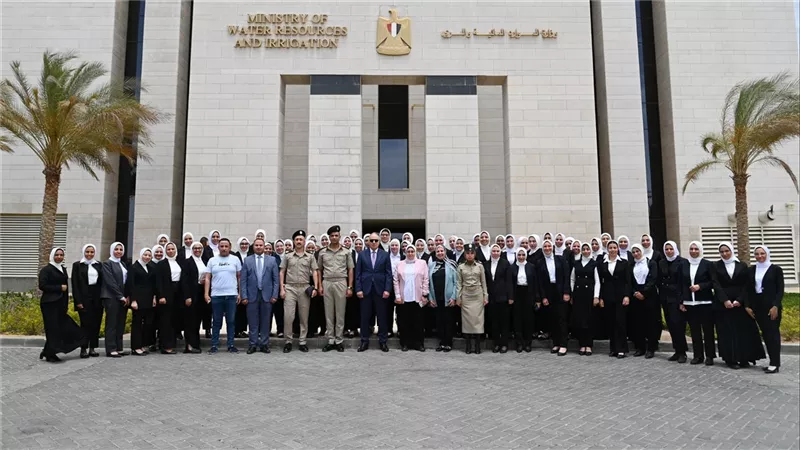 وزير الري يلتقي المهندسين الجدد بالوزارة أثناء تدريبهم  فى الأكاديمية العسكرية