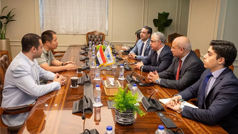 باستثمارات 60 مليون دولار.. توقيع عقد مشروع كينليد الصينية لإنتاج مواد تغليف