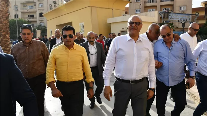 وزير الشباب والرياضة ومحافظ القليوبية يتفقدان مركز التنمية الشبابية بالعبور