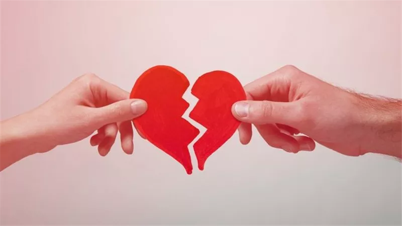 كيف تتخطين الانفصال عن الحبيب؟.. خطوات ذكية لقلبٍ أقوى وبداية جديدة