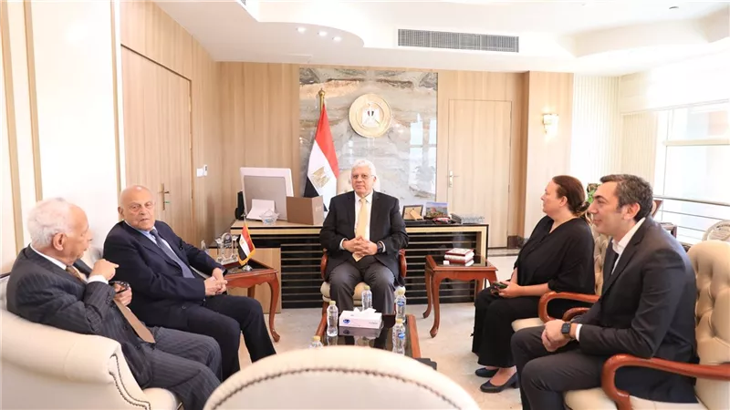 وزير التعليم العالي يثمن الشراكة العلمية بين جامعة أسوان ومؤسسة مجدي يعقوب