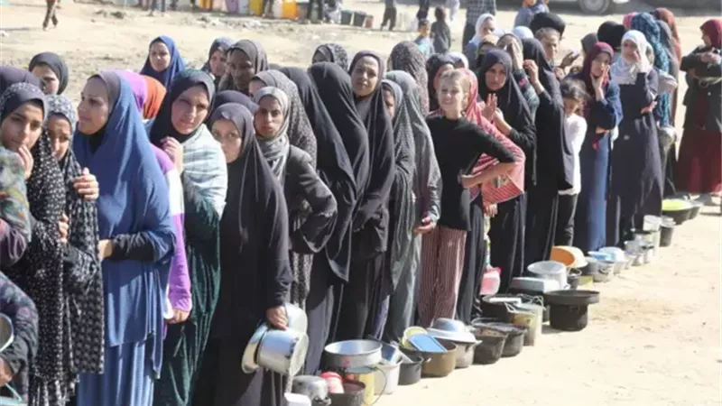 «الأونروا»: إسرائيل تستخدم الجوع كسلاح وشاحنات المساعدات محتجزة على الحدود
