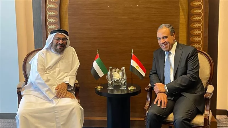 عبد العاطي يبحث الأوضاع الإقليمية الراهنة مع وزير الدولة الإماراتي