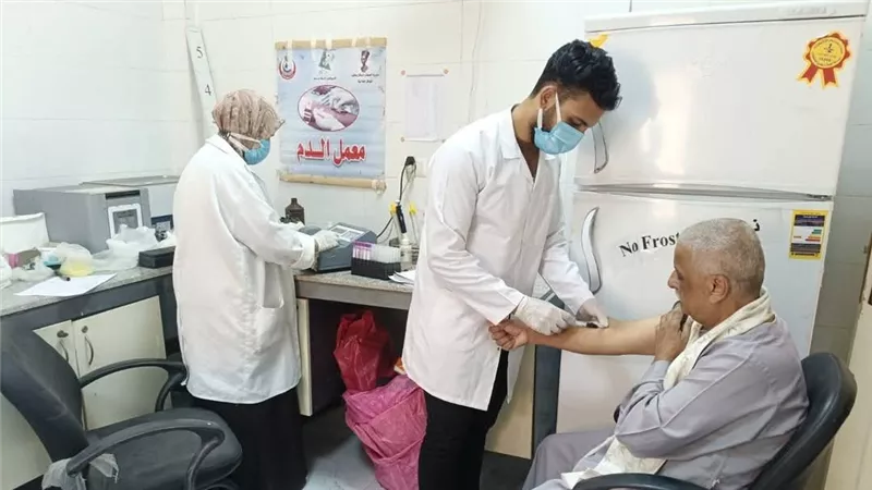 صحة المنيا: الكشف على أكثر من 1000 مواطن خلال قافلة طبية مجانية 