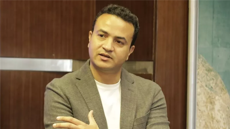 «حيلة النصابين والمتنبئين».. الدريني يفضح توقعات توفيق عكاشة المضروبة