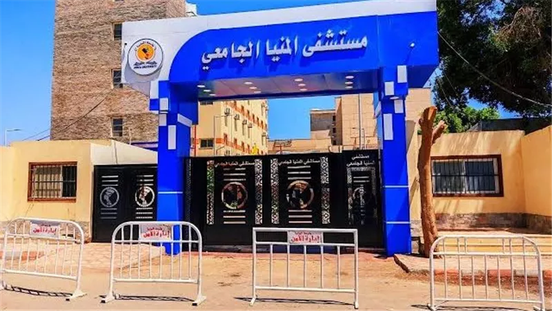 نتيجة تهور السائق.. إصابة 11 شخصاً إثر انقلاب أتوبيس عمال بالمنيا