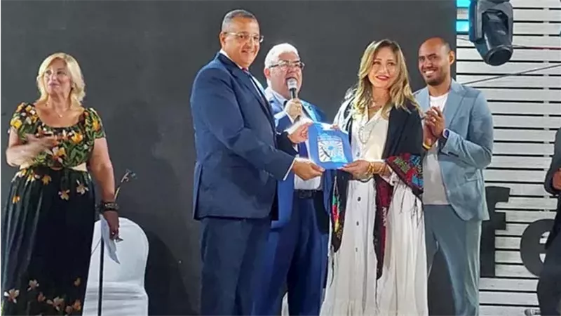 محافظ جنوب سيناء ومسئول اليوناني يفتتحان أول نادٍ يوناني في دهب |صور