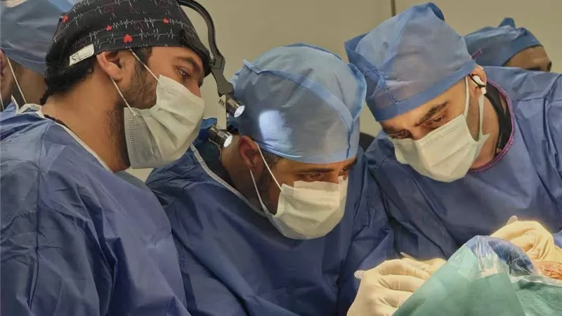 الرعاية الصحية تعلن نجاح استئصال ورم ضخم بالوجه والفك بمجمع الإسماعيلية الطبي