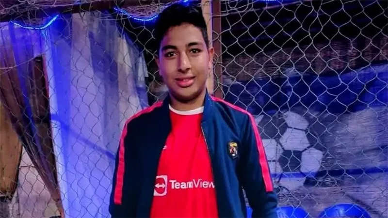 أهالي الفيوم يشيعون جنازة شاب لقي مصرعه أثناء إنقاذ آخر من الغرق