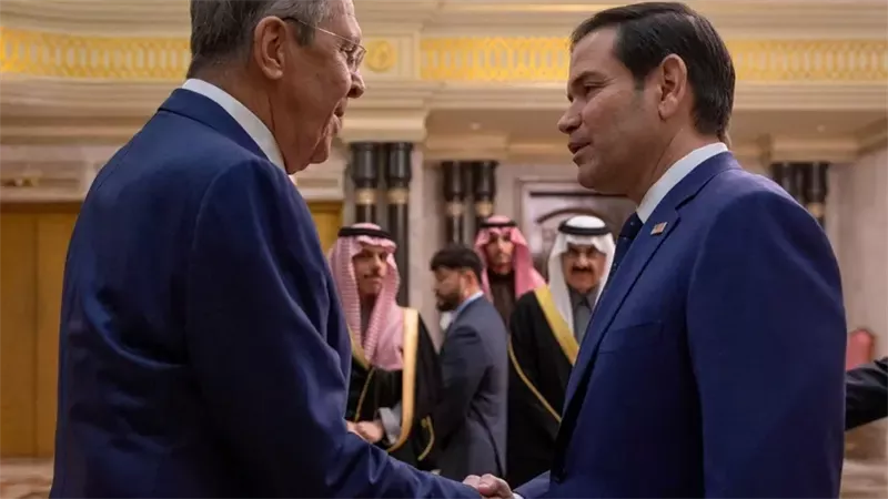 لافروف يجري اتصالًا هاتفيًا مع نظيره الامريكى ماركو روبيو ويشيد بادور واشنطن