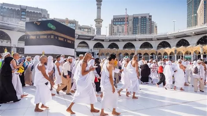 ما هي سنن وآداب الطواف حول الكعبة؟.. دار الإفتاء توضح