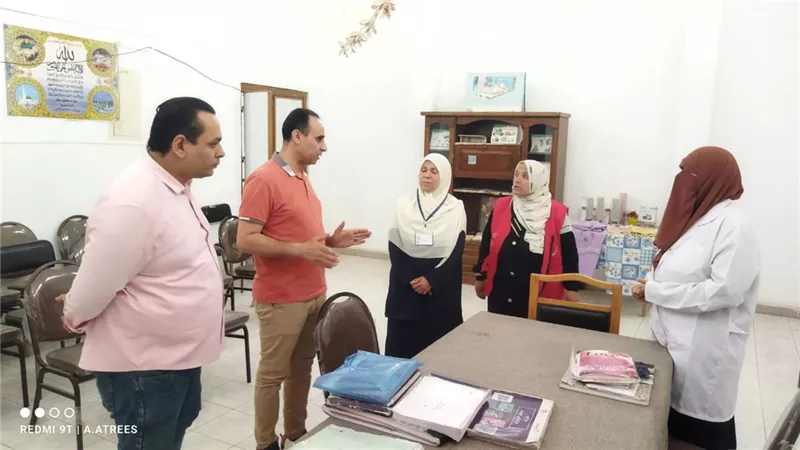 وكيل صحة الشرقية يؤكد على ضرورة وجود المستلزمات بوحدة طب الأسرة بالعدوة 