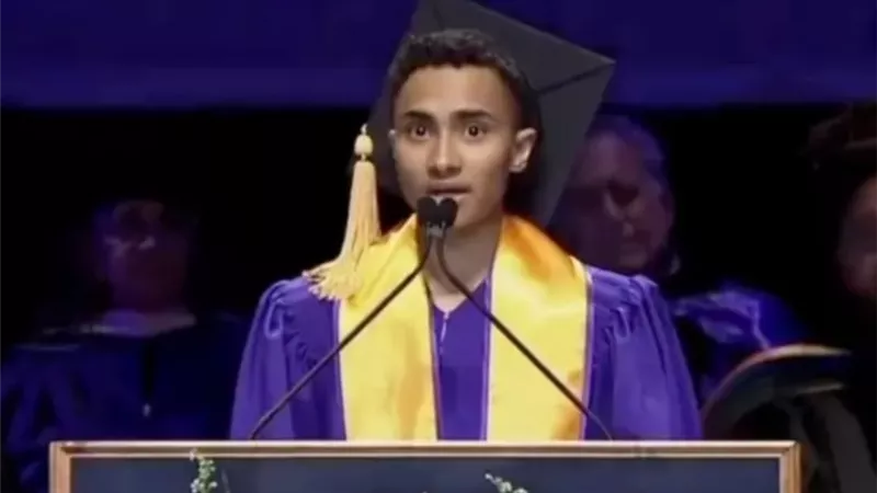 جامعة أمريكية تحرم طالبًا من شهادة تخرجه بسبب انتقاده للإبادة في غزة 